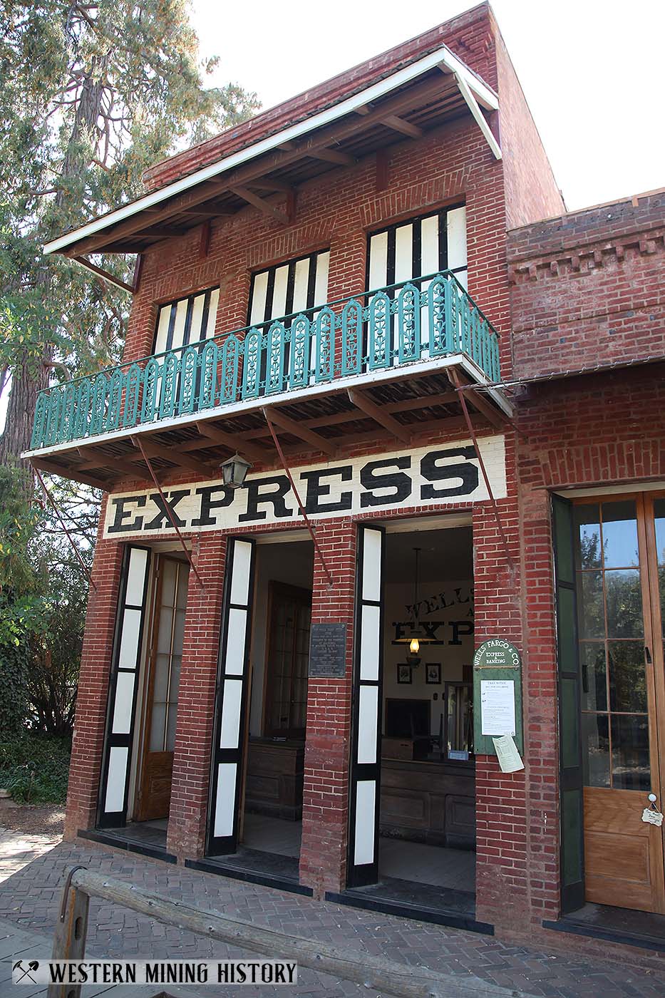 Wells Fargo Express Office - Columbia California