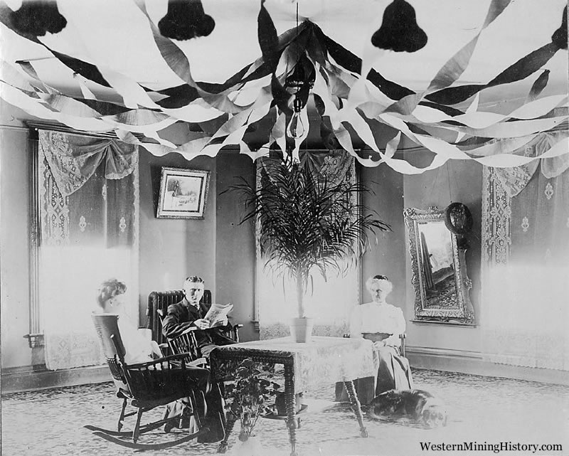 Sumpter Hotel Parlor