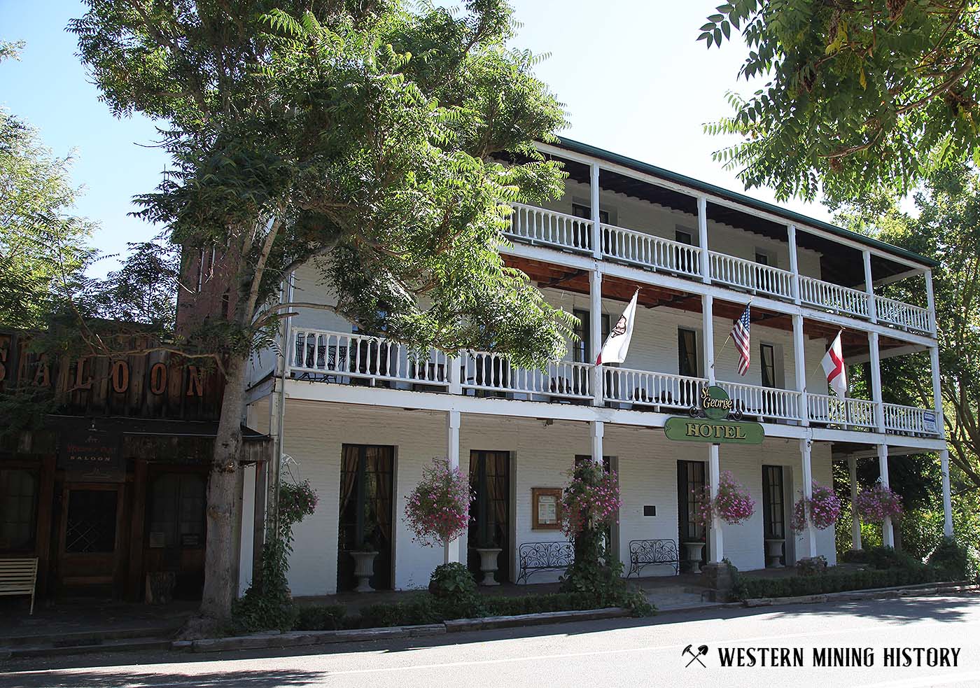 St George Hotel - Volcano